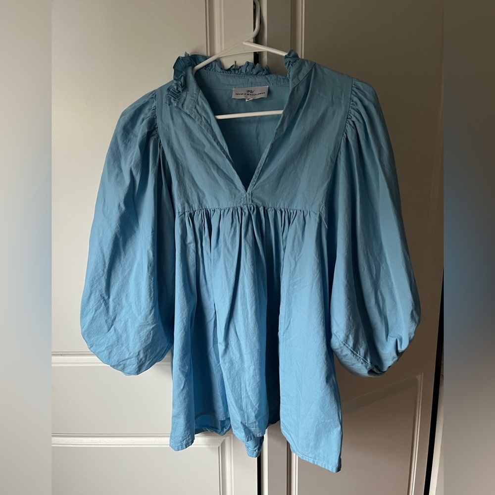 Never A Wallflower blouse size L. Only worn 3-4x.